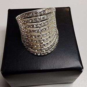 Dancing Shimmer Ring from Avon - NIB